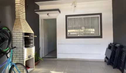 Casa térrea à venda/ 2 Dorm./ Área Gourmet/ Ac. Av. Elias Maluf/ Só 260 mil