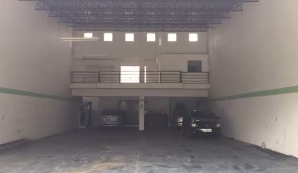 Excelente barracão de 384 m²/ Mezanino/ Copa/ 06 vagas/ Ac. Marginal Dom Aguirre