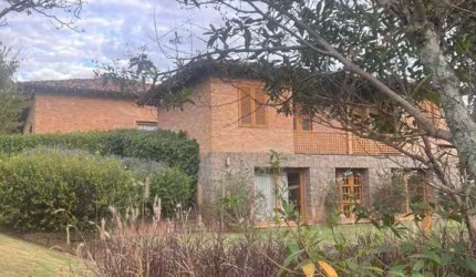 FAZENDA DA GRAMA - Locação ou Venda - Linda casa Terrea com 6 suites