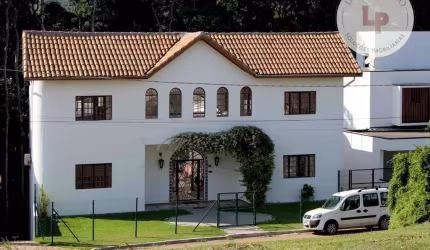 Maravilhosa casa com estilo mediterrâneo à venda no condomínio Terras de Santa Teresa localizado entre Itupeva e Vinhedo