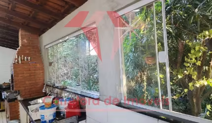 Casa com 3 quartos para alugar no Morada de Laranjeiras, Serra  por R$ 3.950