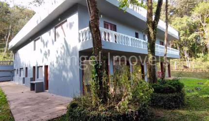 CASA AMPLA COM TODO O CONFORTO E TOTAL PRIVACIDADE, PRÓXIMA DA CIDADE DE SANTO ANTÔNIO DO PINHAL