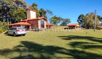 UM PEDACINHO DA SERRA DA MANTIQUEIRA COM A PEDRA DO BAÚ DE BRINDE