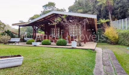 CASA CHARMOSA NO CENTRO DE SANTO ANTÔNIO DO PINHAL