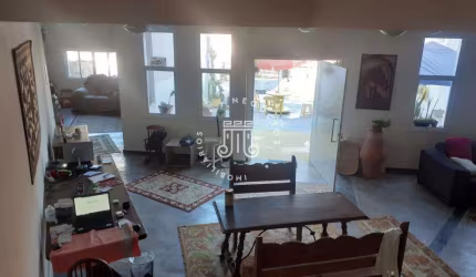 CASA À VENDA COM 04 DORMITÓRIOS LOCALIZADA NO BAIRRO JARDIM DA SERRA EM JUNDIAÍ-SP.