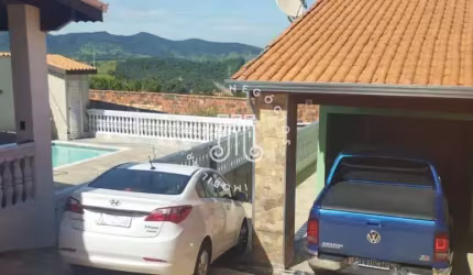 CASA À VENDA NO CENTRO DA CIDADE DE CABREÚVA/SP