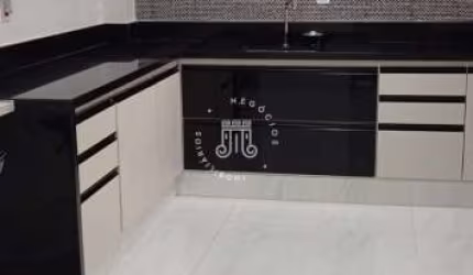 APARTAMENTO À VENDA COM 02 DORMITÓRIOS - EDIFÍCIO SÃO PEDRO - CENTRO EM ITATIBA/SP.