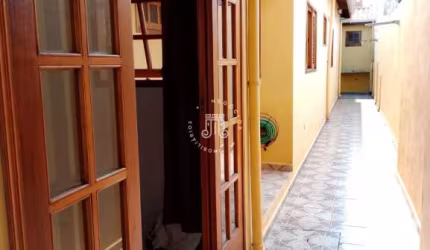 CASA À VENDA COM 02 DORMITORIOS - JUNDIAI/SP