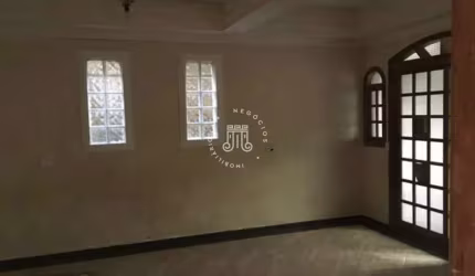 CASA À VENDA COM 300 m2 - 3 DORMITÓRIOS (1 suíte) , 3 BANHEIROS, 2 VAGAS DE GARAGEM - BAIRRO SANTA GERTRUDES - JUNDIAÍ/SP