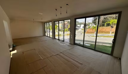 CASA PARA VENDA NO CONDOMÍNIO VILLA VERDE NO BAIRRO GRAMADÃO EM JUNDIAÍ/SP