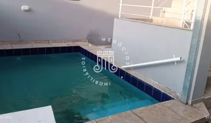 CASA À VENDA COM 4 DORMITÓRIOS (1 SUÍTE) E EDÍCULA - RESIDENCIAL DAS FLORES EM VÁRZEA PAULISTA/SP.
