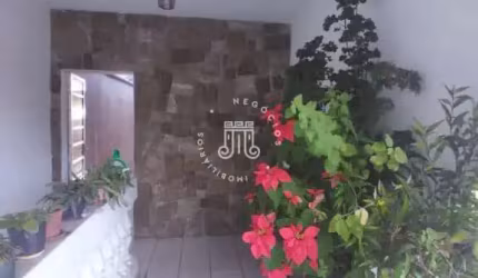 CASA À VENDA COM 03 DORMITÓRIOS (01 SUÍTE) LOCALIZADO NO BAIRRO JARDIM CAÇULA EM JUNDIAÍ-SP.