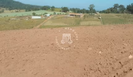 TERRENO RURAL A VENDA NO BAIRRO MARACANÃ EM JARINU/SP COM LAGO E NASCENTE.
