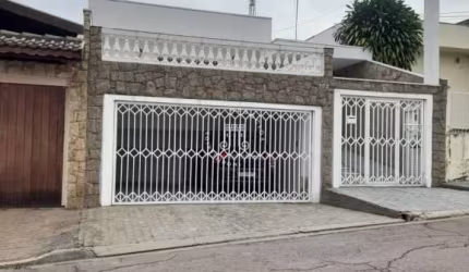 Casa térrea com edícula à venda no Bairro Jardim das Samambaias em Jundiaí/SP