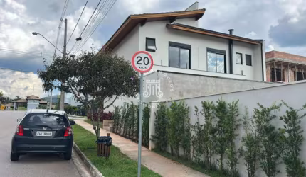 CASA À VENDA NO RESERVA ERMIDA - 4 DOMIRTÓRIOS, PISCINA E VISTA PARA A SERRA DO JAPI