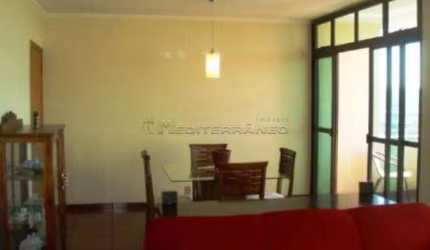 APARTAMENTO À VENDA NO EDIFÍCIO SÃO FRANCISCO, LOCALIZADO NO CENTRO DE JUNDIAÍ / SP.
