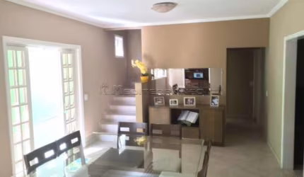 SOBRADO LOCALIZADO NO QUINTA DAS VIDEIRAS, NA CIDADE DE JUNDIAÍ/SP.