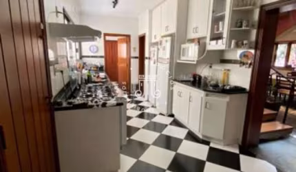 CASA ALTO PADRÃO À VENDA COM 03 DORMITÓRIOS (01 SUÍTE) - LOCALIZADA NO BAIRRO JARDIM AMÉRICA EM JUNDIAÍ/SP.