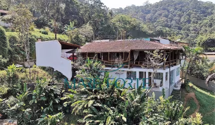 LINDA CASA COM VISTA PARA O MAR ENSEADA