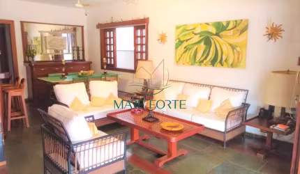 LINDA CASA BEM PERTINHO DO MAR!