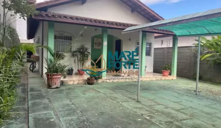 CASA PRÓXIMO AO CENTRO.