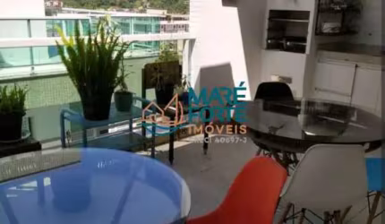 Ampla cobertura com terraço, vista parcial para o mar