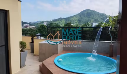 Cobertura duplex com uma linda vista para a mata atlântica!