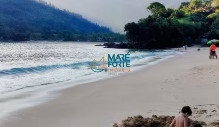 Casa a 40 Mts da Orla em Condomínio ( Santa Rita )  em Ubatuba SP