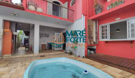 Casa ampla bem arejada ótima localização no Centro de Ubatuba SP