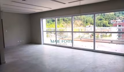 LINDA E AMPLA COBERTURA COM VISTA PARA AS MONTANHAS!!