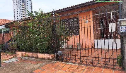 Casa Espaçosa e Bem Localizada no Bairro de Fátima