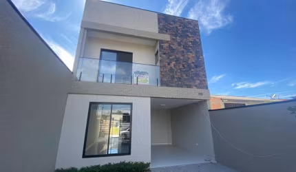Casa com 3 quartos à venda na Zabelê, 89, Gralha Azul, Fazenda Rio Grande por R$ 750.000