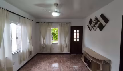 Casa com 4 dormitórios para locação anual - Bairro Areias - Camboriú/SC