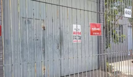 Depósito de 300m² com Escritório e Pátio, Próximo à Estação Farrapos