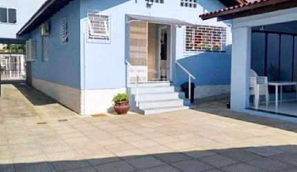 Casa à venda , 4 dormitórios,2 suítes, closet, terreno 594m²,  vaga para 9 carros, Potencial Comercial para Residencial Geriátrico, Bairro Medianeira