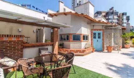 Cobertura com 3 Quartos e 4 banheiros, Suite master com Hidro, box coberto com 2 vagas, à Venda, 287 m² no coração do Bairro Bela Vista.
