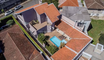 Casa de Luxo no Ecoville: Conforto e Estilo com Vistas Panorâmicas