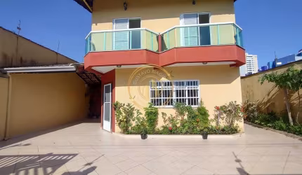 Sobrado com 3 dorms, Aguapeú, Mongaguá - R$ 750 mil, Cod: 2485