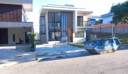 Casa Sobrado de Condominio em Chácaras Maringá - Atibaia, SP
