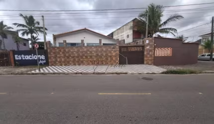 Linda e espaçosa casa frente mar em MOngaguá/SP