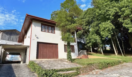 CASA COM BOSQUE PRIVATIVO | PRÓXIMA À ÓPERA DE ARAME