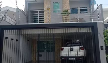 Sobrado à venda, 3 quartos, 1 suíte, 2 vagas, Jardim Monte Rei - Maringá/PR