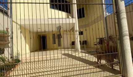 Sobrado à venda, 5 quartos, 2 suítes, 4 vagas, Vila Progresso - Maringá/PR