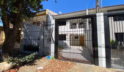 Sobrado à venda, 4 quartos, 1 suíte, 2 vagas, Parque da Gavea - Maringá/PR
