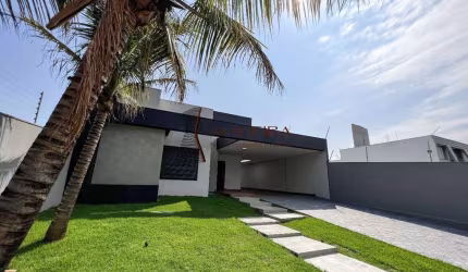 Linda casa na Zona 02 com 373 m2 de área útil