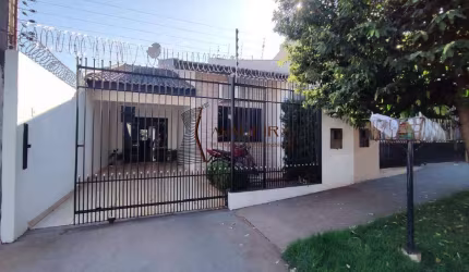 Casa à venda, 4 quartos, 1 suíte, 2 vagas, Jardim Paris VI - Maringá/PR