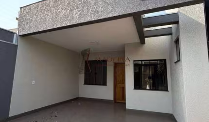 VENDE-SE LINDA CASA COM SUITE