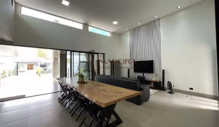 Casa alto padrão à venda no bairro Portal das Torres Maringá / PR,