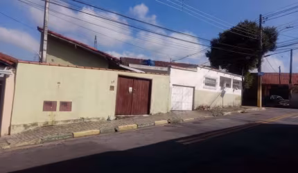 Casa com 3 quartos à venda em Santana, São José dos Campos  por R$ 698.000