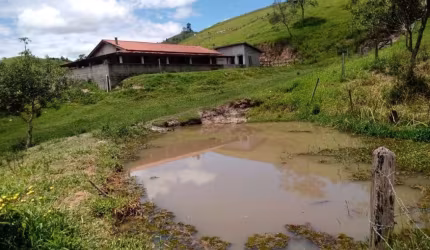 Chácara / sítio com 3 quartos à venda no Centro, Paraibuna  por R$ 650.000